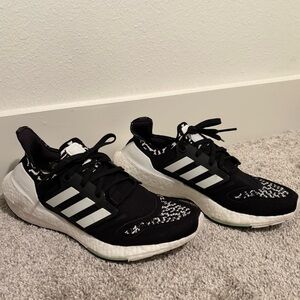 Women’s Adidas Ultraboost 22